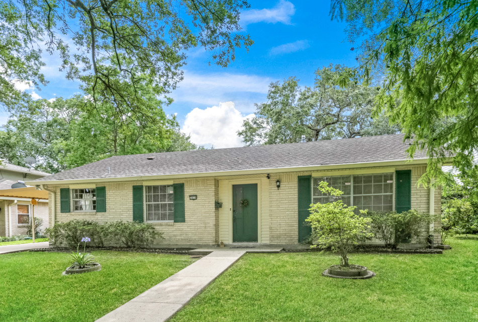 0E35E3E0-E714-4186-8567-8CA50378AB9A