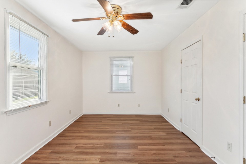 14911006-9BD8-4C70-9983-20FC81A0858B_1_105_c