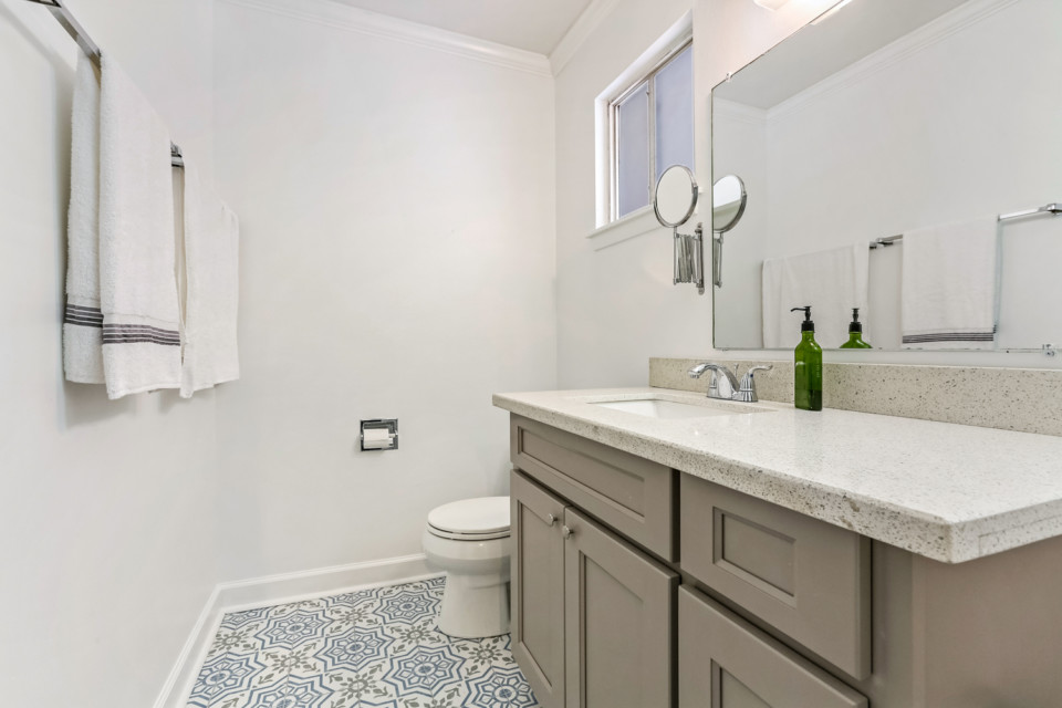 225A0F7B-45D3-4F02-B752-80E8305C51EC