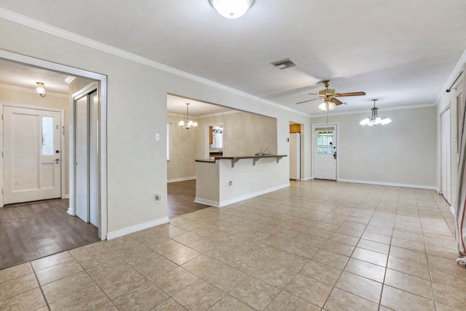 229B3832-524B-45CA-A4D9-DCA1FF39F351