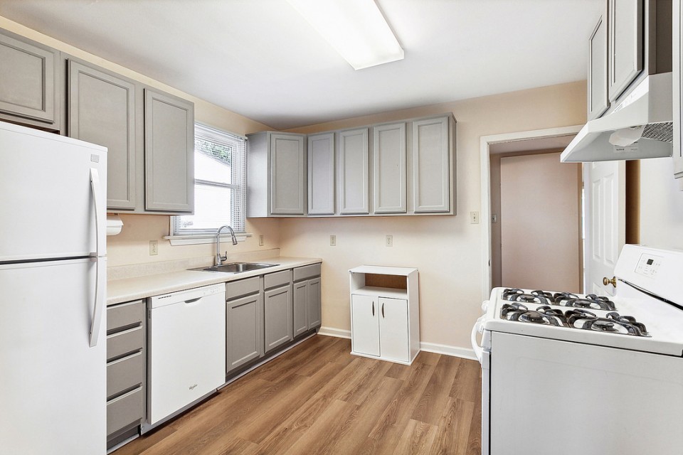 2F826679-6B7C-441F-916F-10FE6B86824C_1_105_c