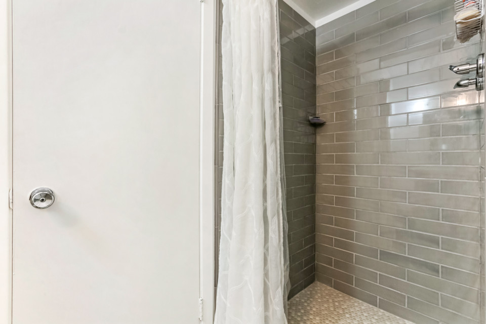 46438F44-8E45-4EEE-A3E8-C2BDBB64FE5F