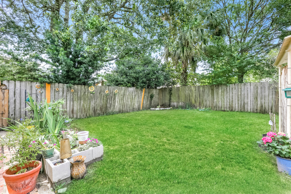 59F6F18D-31DE-43D6-9488-964D88C8E693