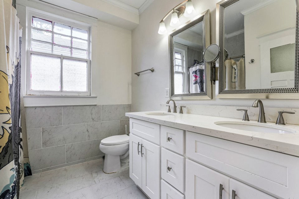 64FF6EC3-8E3F-46A7-A637-E64A1504EB12