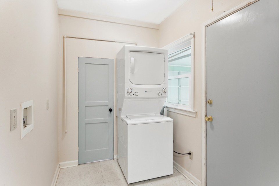 930DD048-5C21-43D7-9EF3-0CEA33904C9A_1_105_c