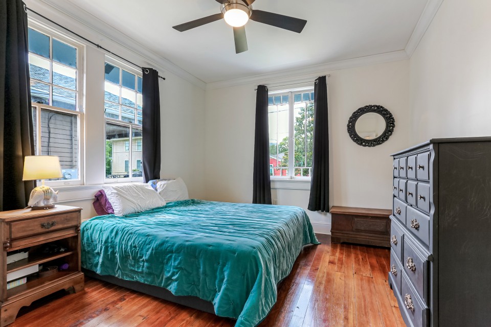 AC8578E6-EEA9-4967-AFC4-31FD608D9126