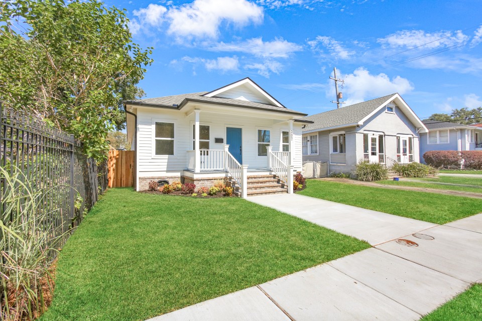 B6A55C87-4DB2-4105-800D-C2E658D02237