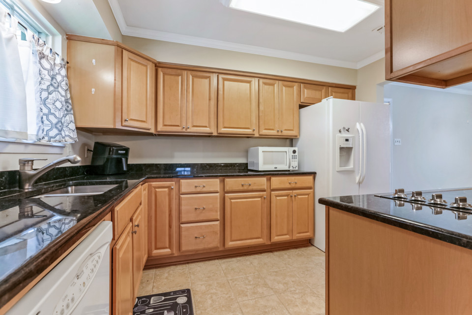 BB66DB82-1096-484C-8054-2D5E8EB36E6A