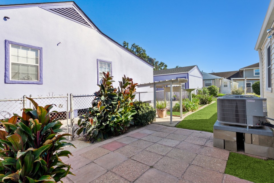 E838F379-78D1-4992-95E3-31D6CB6675F1_1_105_c