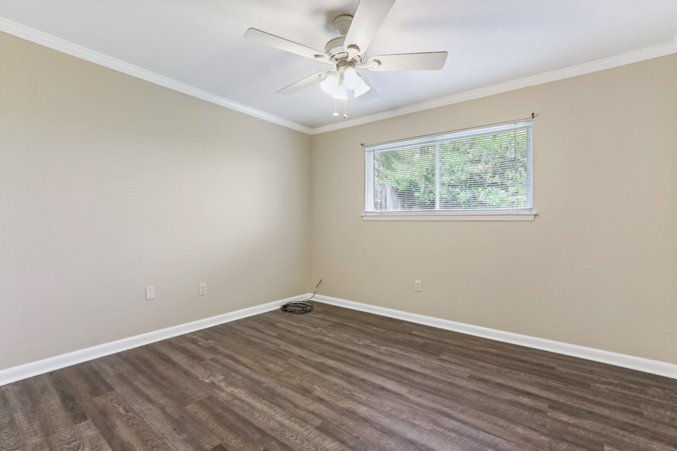 F8D052E4-7F62-4CAF-8965-E0B6F15E7560