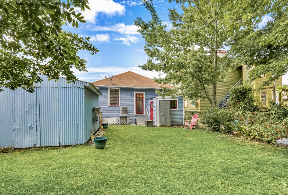 FACBC5D8-7B99-4AC6-933A-ACC9ACA6CEBF_1_201_a